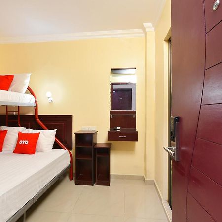 Super Oyo 90562 J Hotel Pj Petaling Jaya Extérieur photo