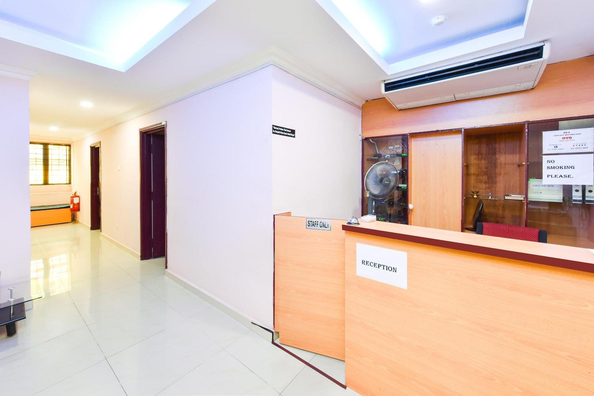 Super Oyo 90562 J Hotel Pj Petaling Jaya Extérieur photo
