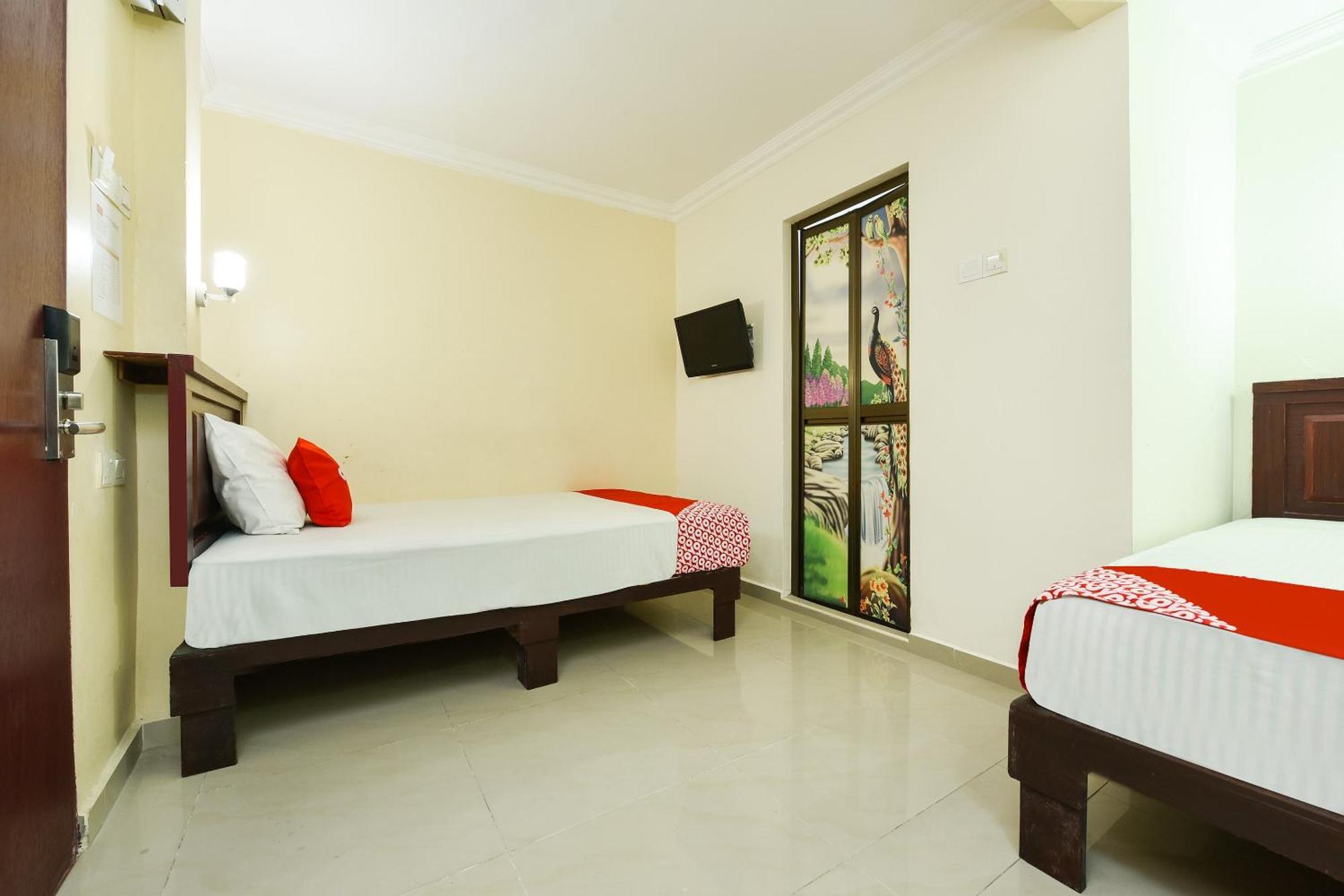 Super Oyo 90562 J Hotel Pj Petaling Jaya Extérieur photo