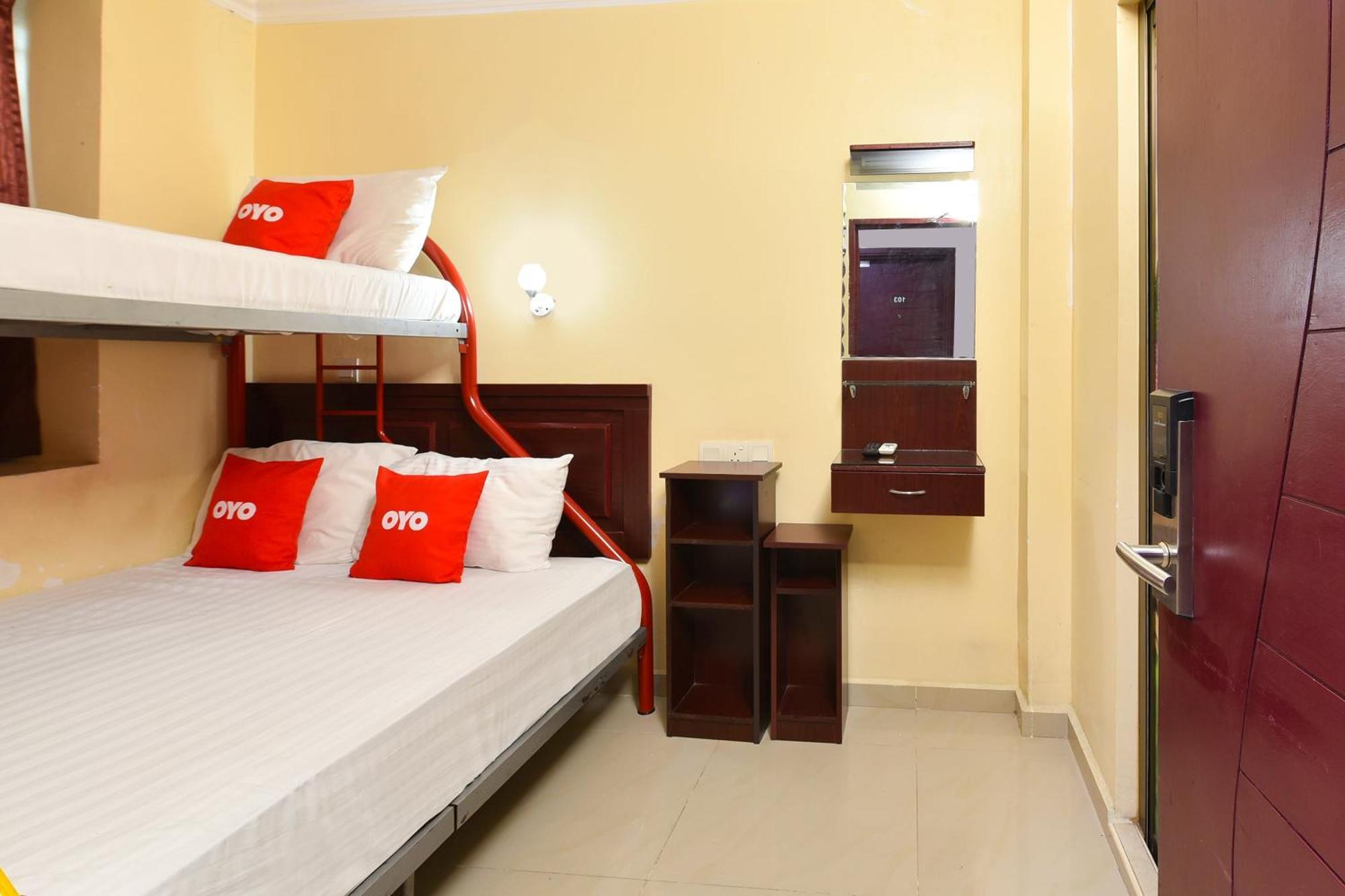 Super Oyo 90562 J Hotel Pj Petaling Jaya Extérieur photo