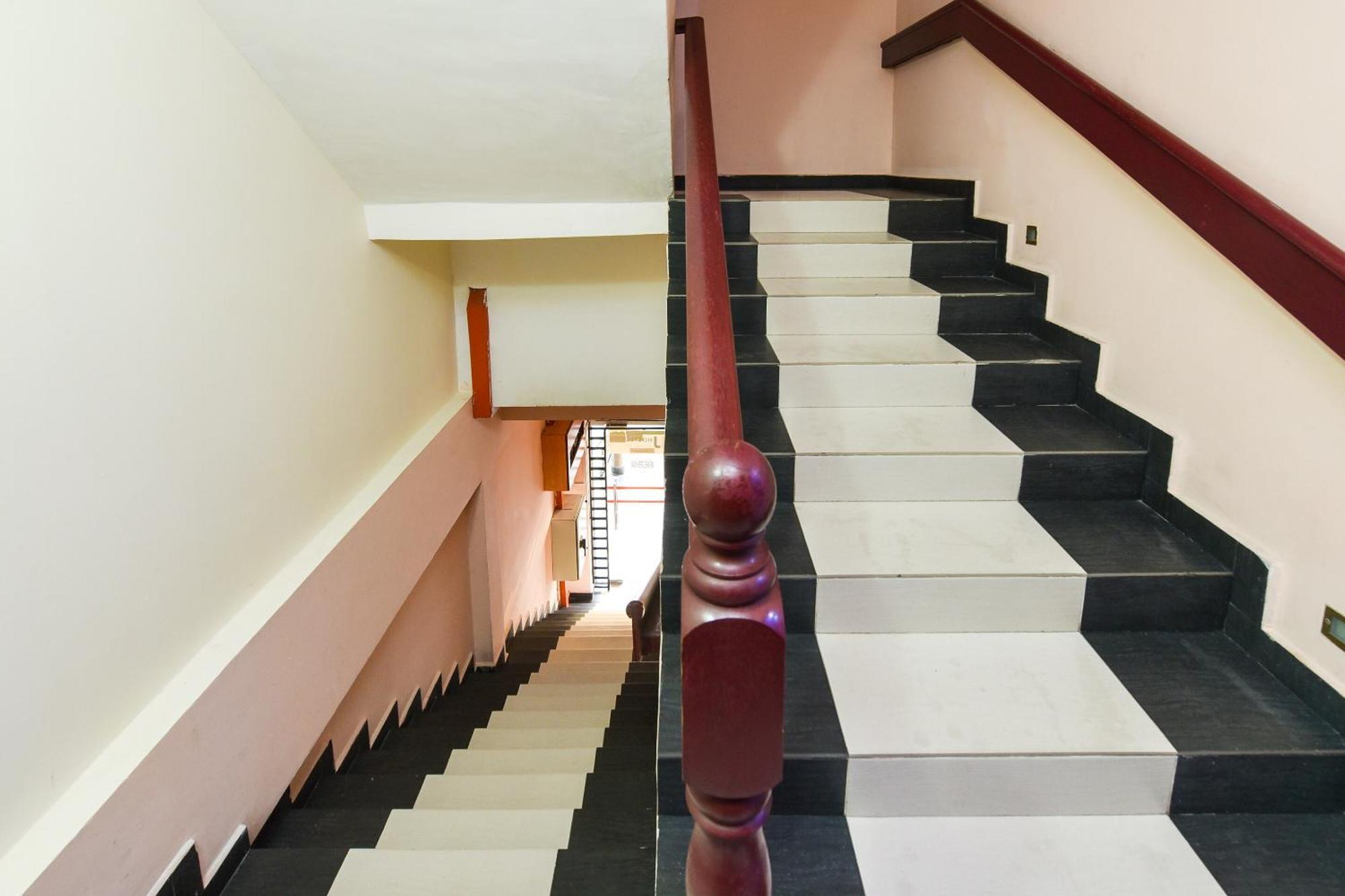Super Oyo 90562 J Hotel Pj Petaling Jaya Extérieur photo