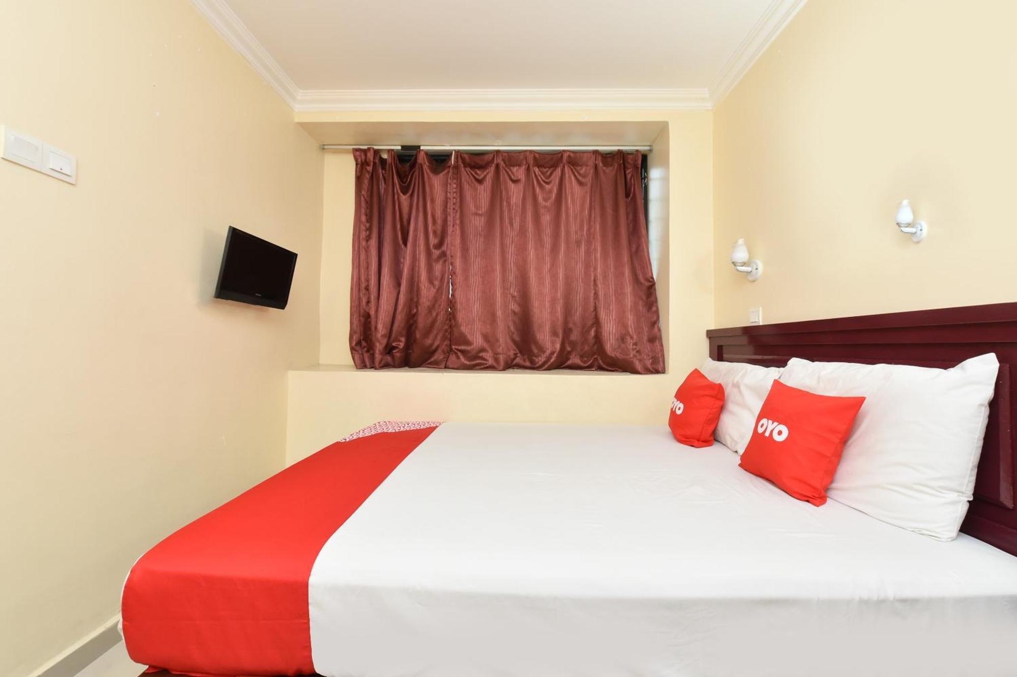 Super Oyo 90562 J Hotel Pj Petaling Jaya Extérieur photo