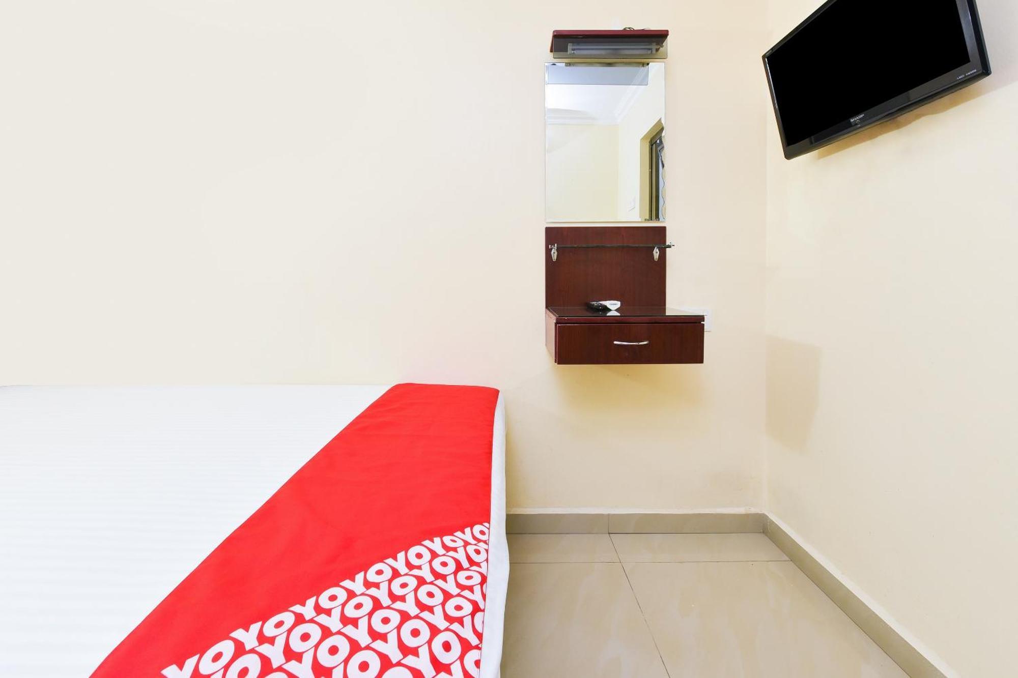 Super Oyo 90562 J Hotel Pj Petaling Jaya Extérieur photo